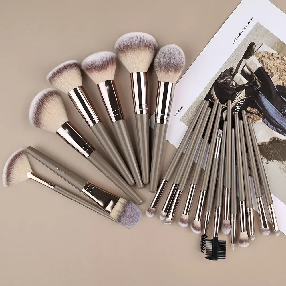 Professional Makeup Brush Set - Multi Pieces